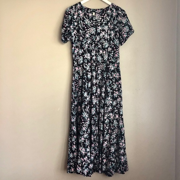 Floral Black Maxi Dress - Picture 1 of 4